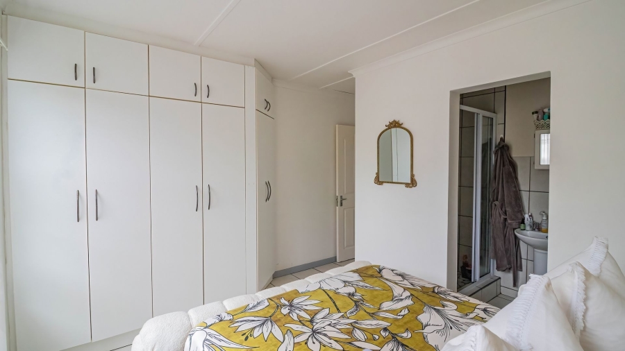 3 Bedroom Property for Sale in Bonza Bay Eastern Cape